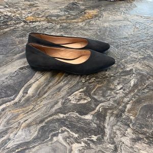 NWOT Caslon Black point flats